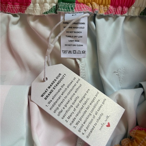 Super Cute Flower Pattern Pants Size M New With Tags - Picture 7 of 8